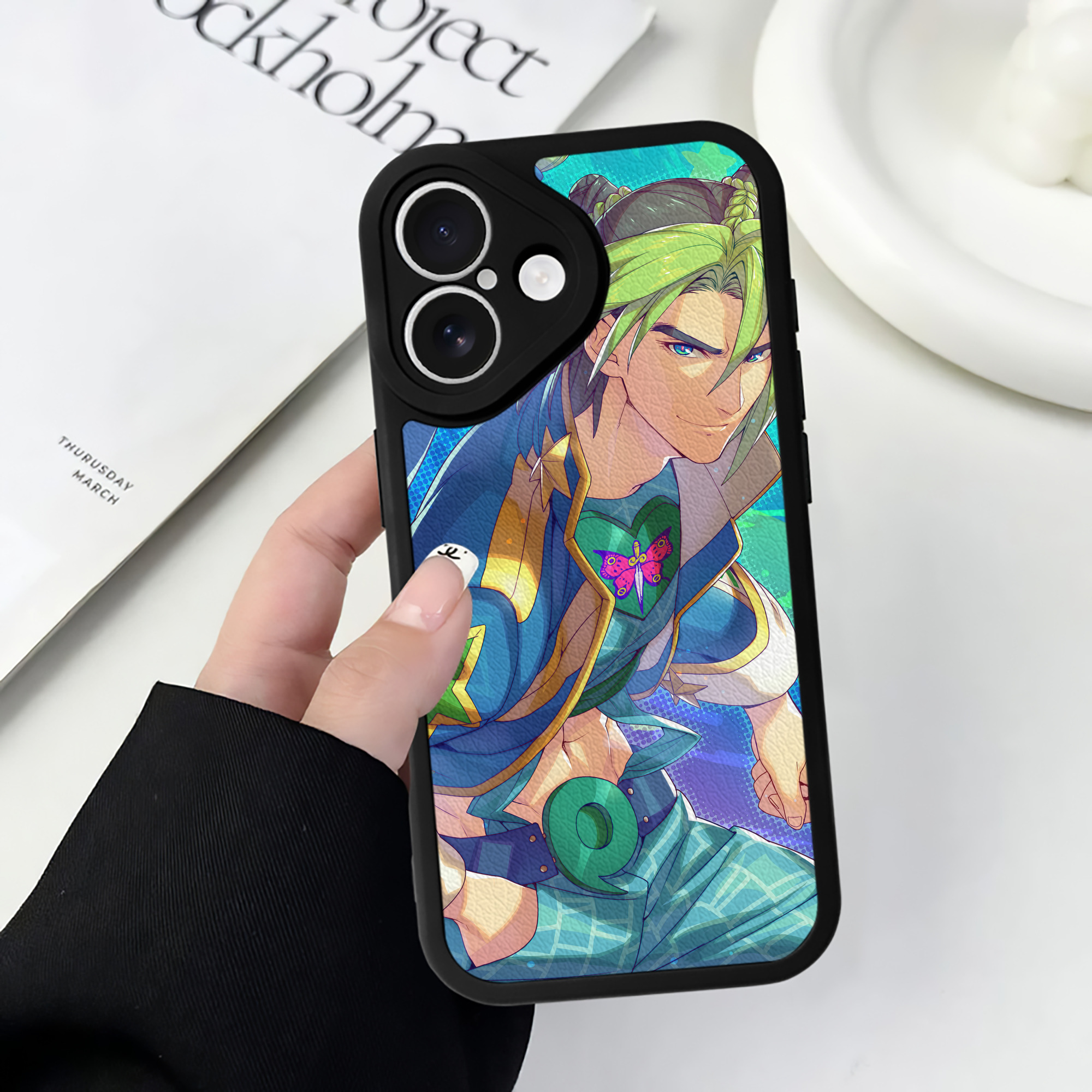 （画像用） ジョジョの奇妙な冒険 JoJo's Bizarre Adventure 【iPhone 16シリーズ対応】シリコンスマホケース（レザー調） 材質：シリコン
